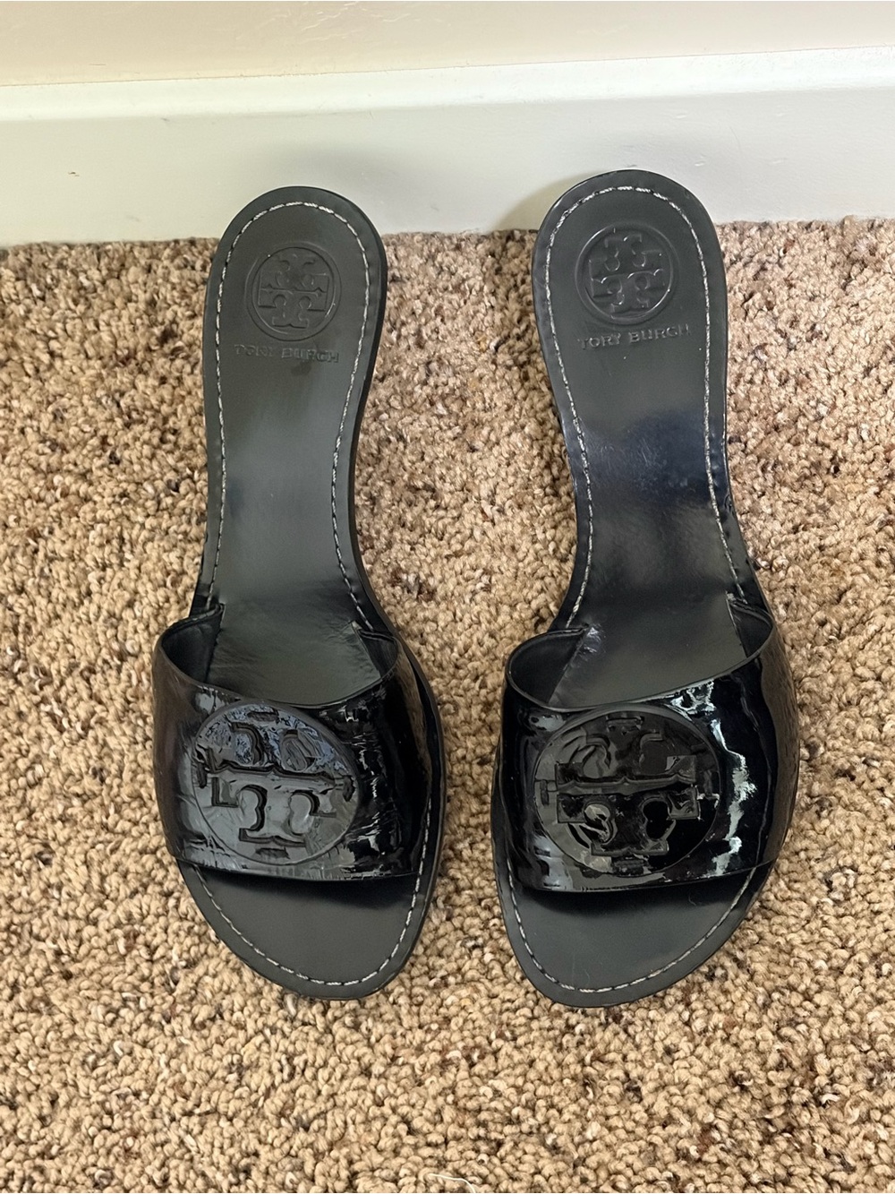 Tory Burch Aerin Black Patent Leather Sandals Kitten Heel, Black, Women's Size 8